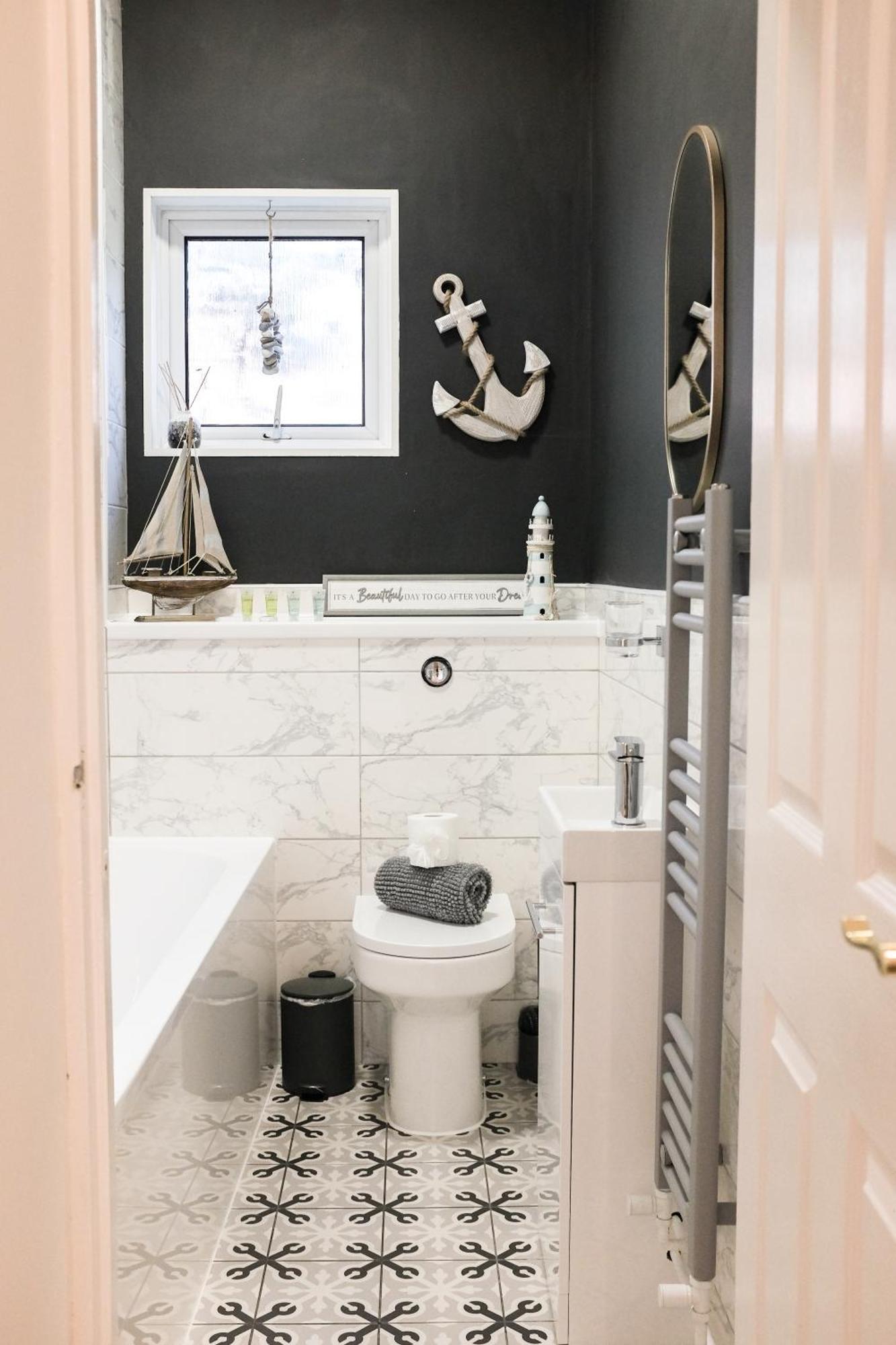 *newly Refurbished *central Apartment *