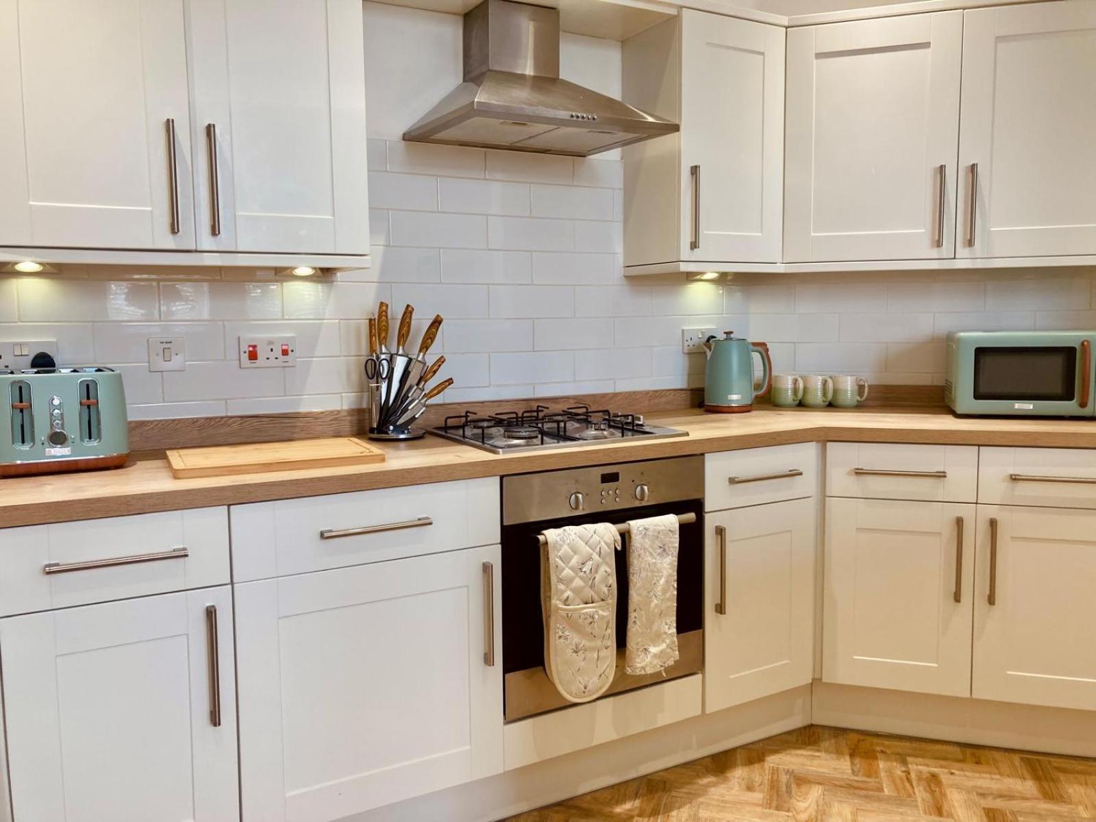 Apartment Spacious In With Parking