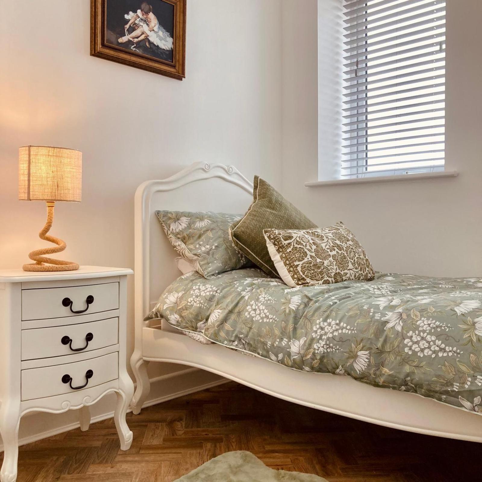Apartment Spacious In With Parking