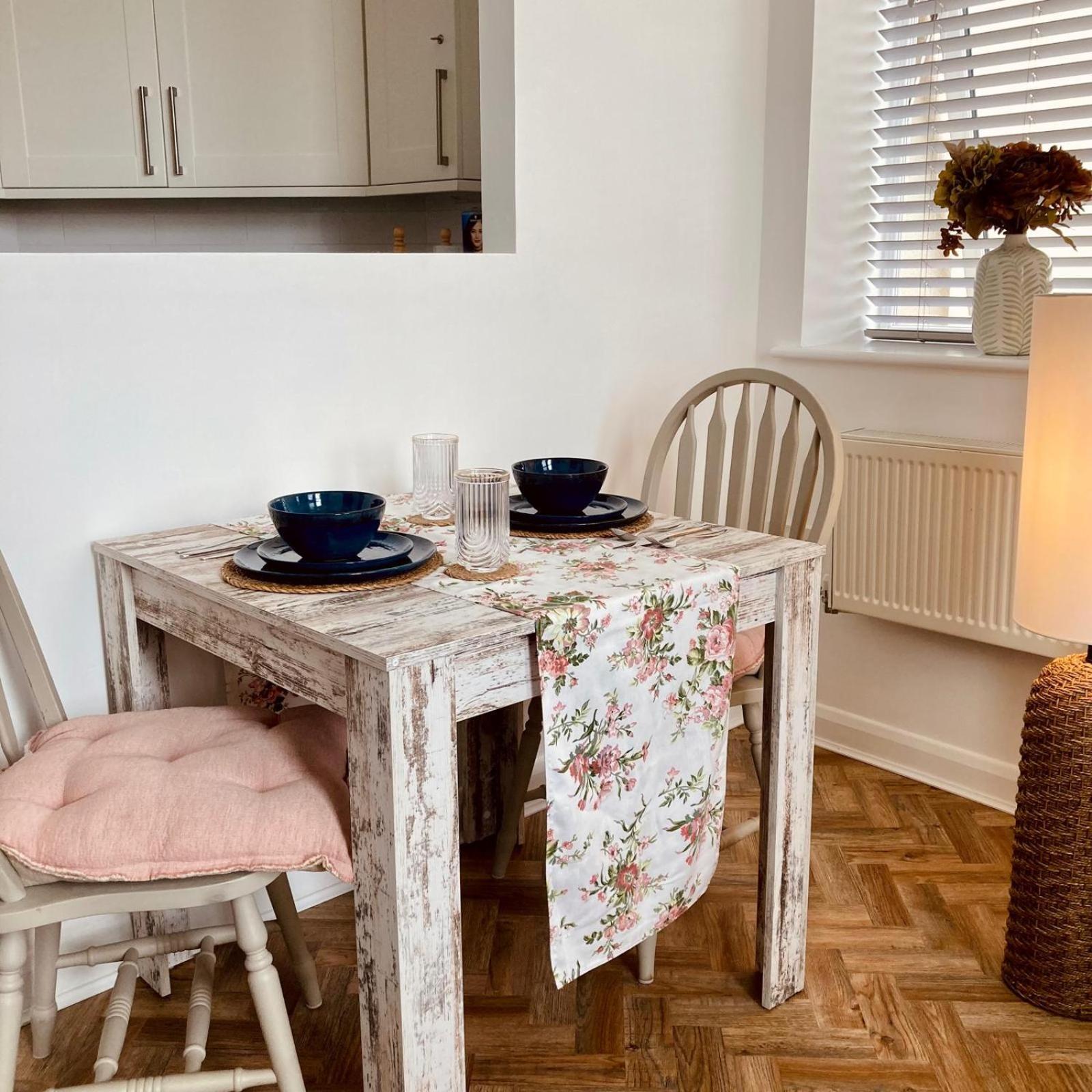Spacious In With Parking Apartment
