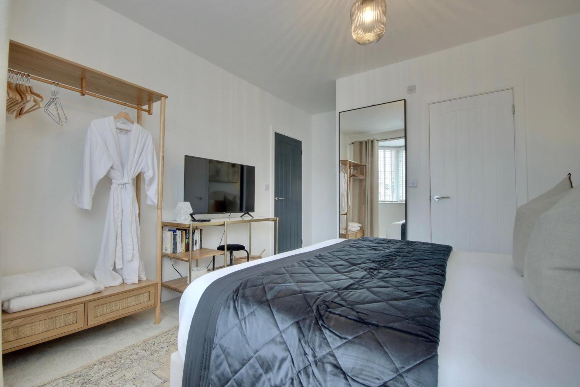 Clover Luxury With Off Road Free Parking Holiday home Portsmouth