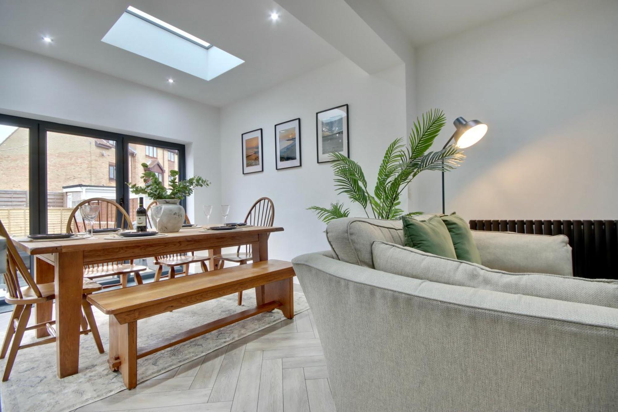 Clover Luxury With Off Road Free Parking Holiday home *