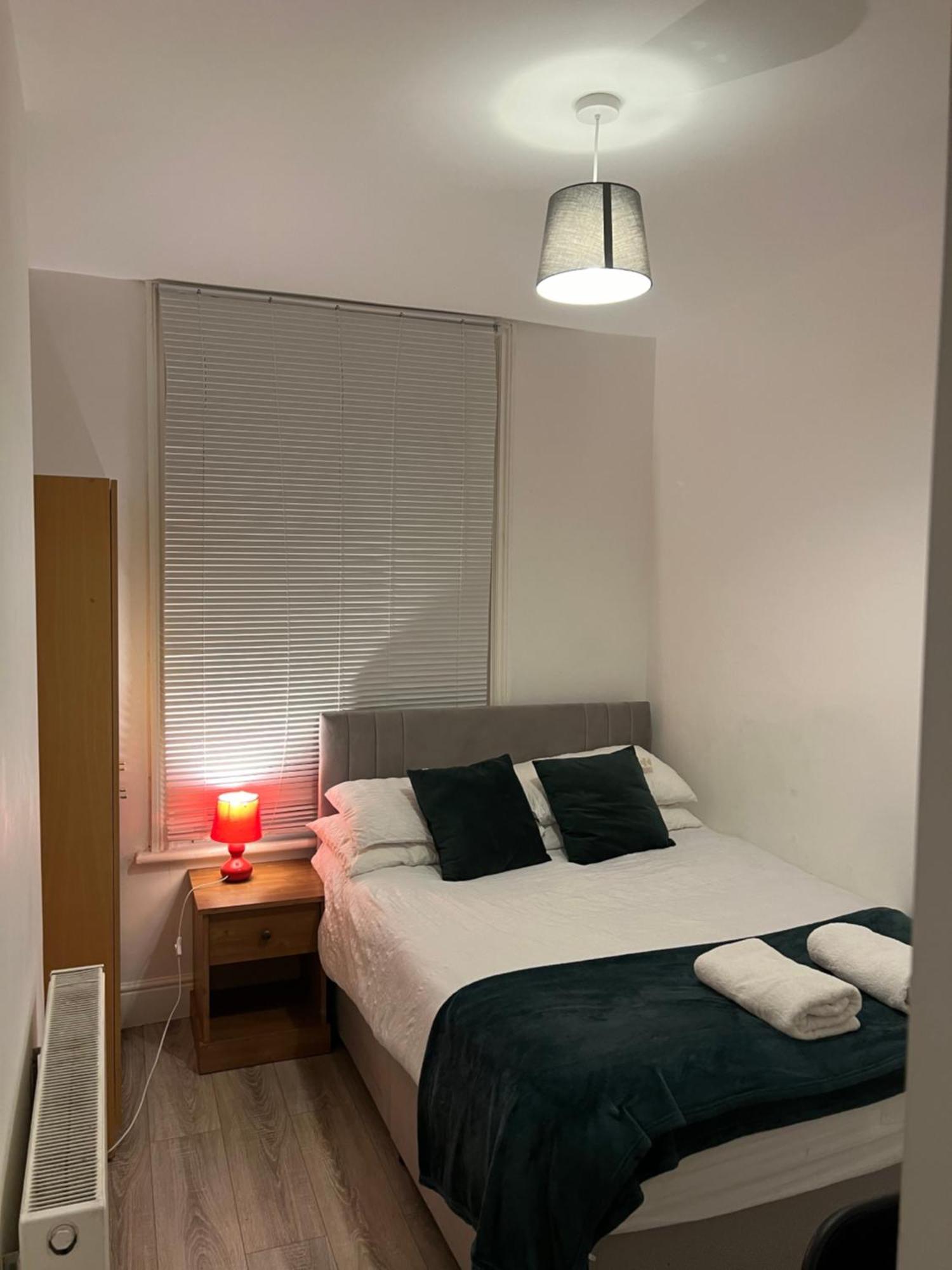 The Coral 1 Fratton Park Guest house *