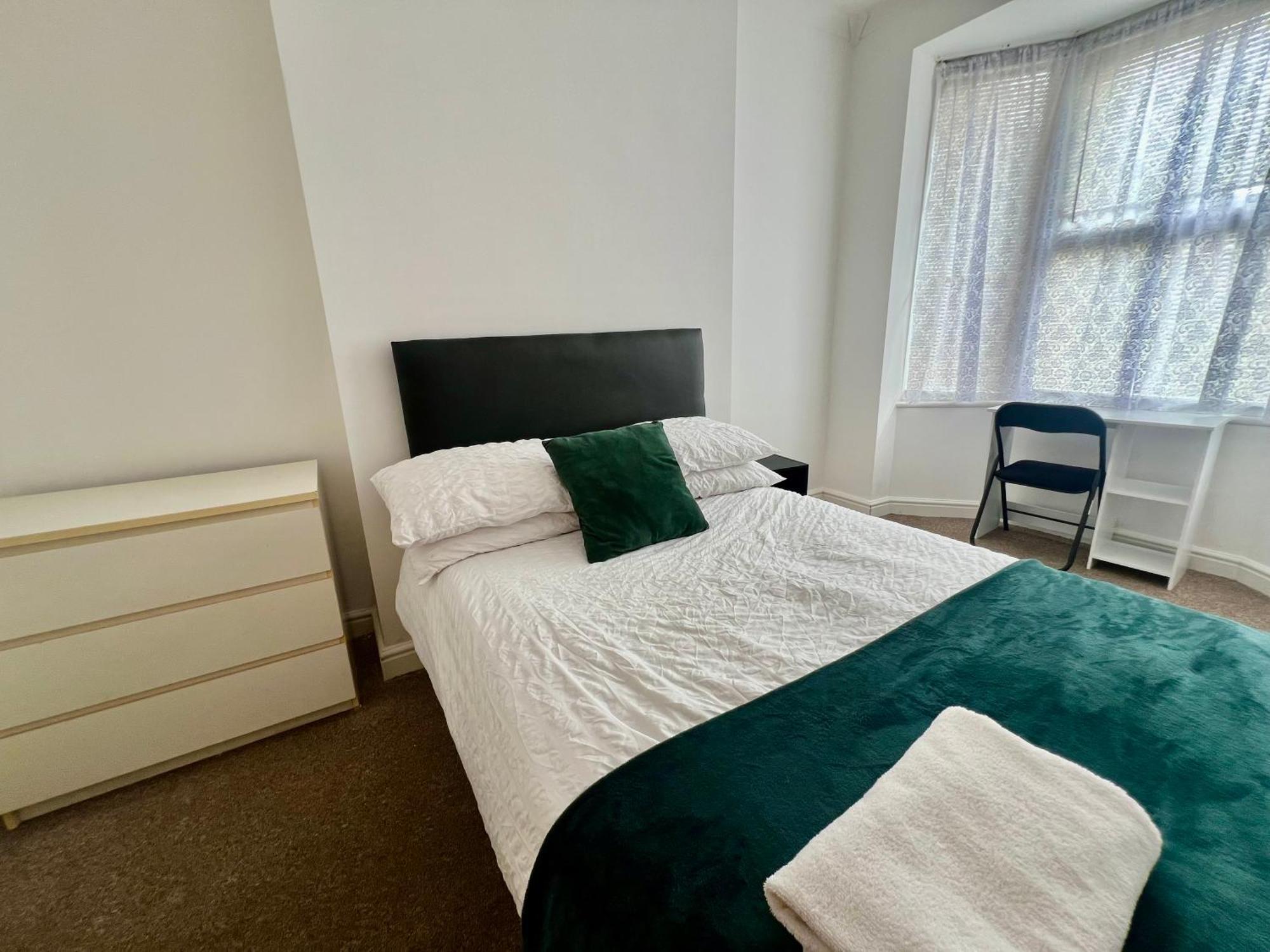 The Coral 1 Fratton Park Guest house Portsmouth