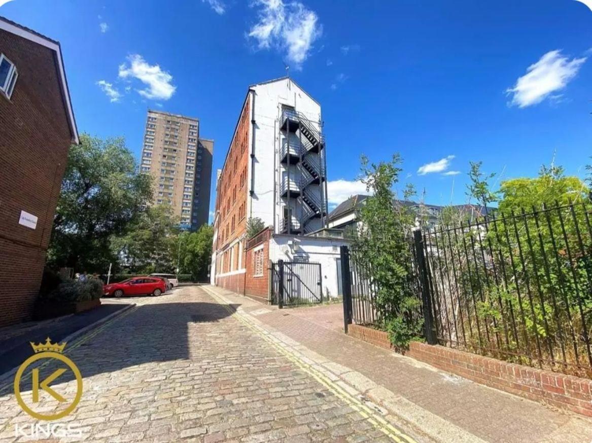 Apartment Aylward Apartments Compact Studio, Near City Centre And Gunwharf Quays