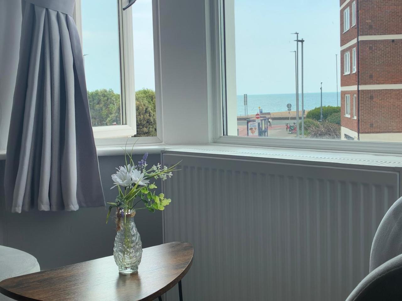 Hotel By The Sea, - En With Sea View Possible, Parking Ev 22kw Portsmouth