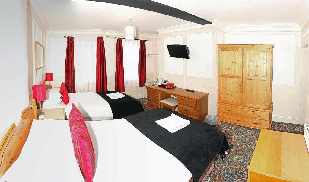 Inn The George
