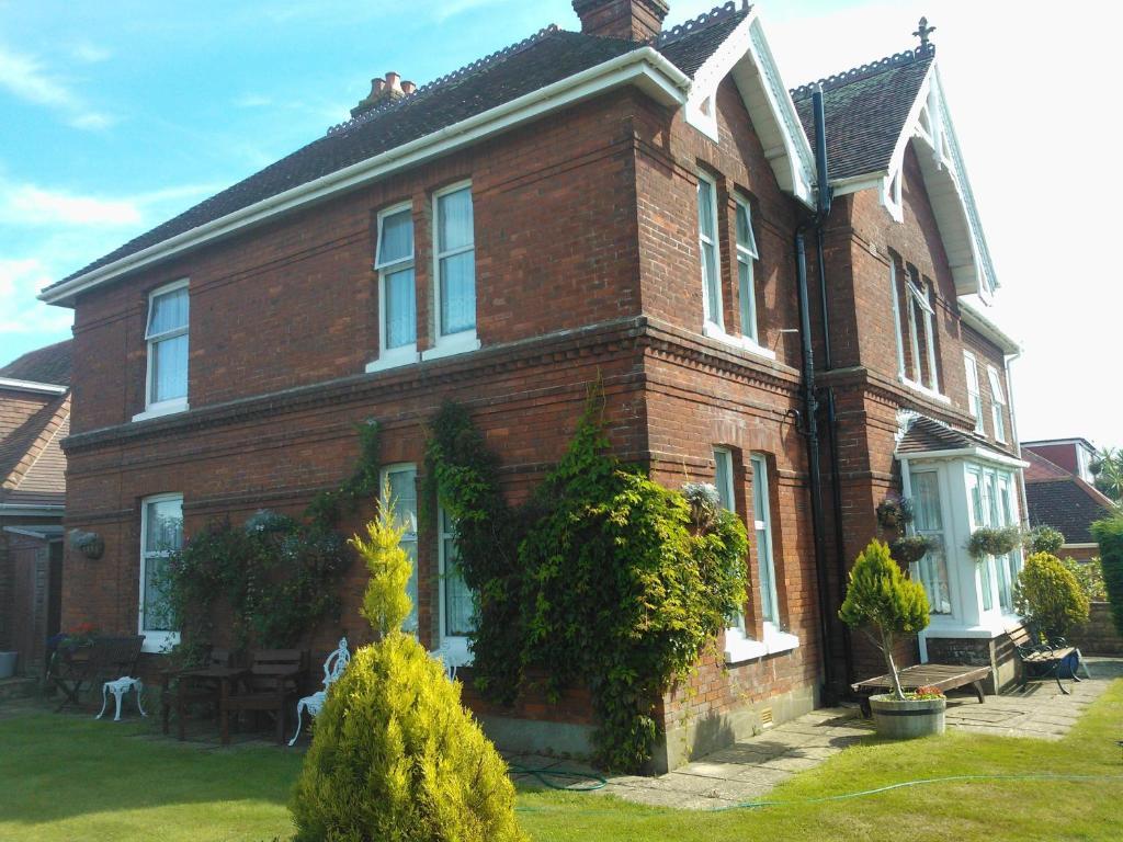 The Clarence Boutique Hotel 4*