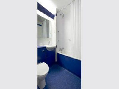Travelodge Hotel 3*
