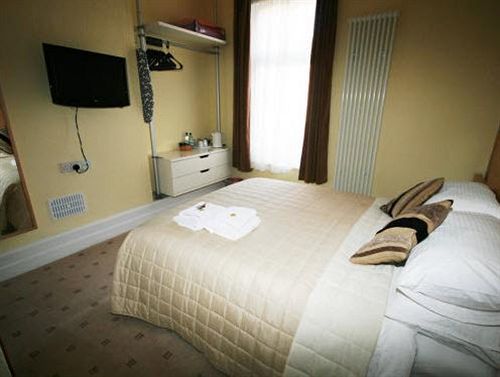 Abbey Hotel 3*