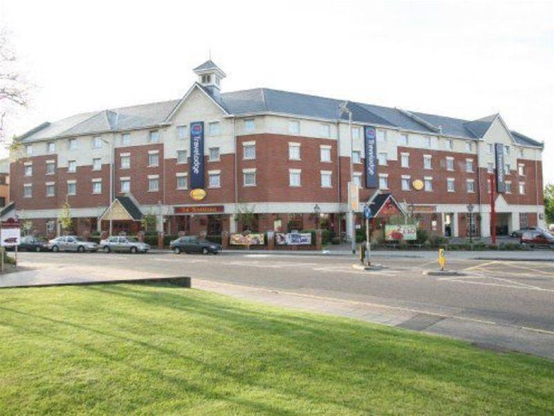 Travelodge 3*