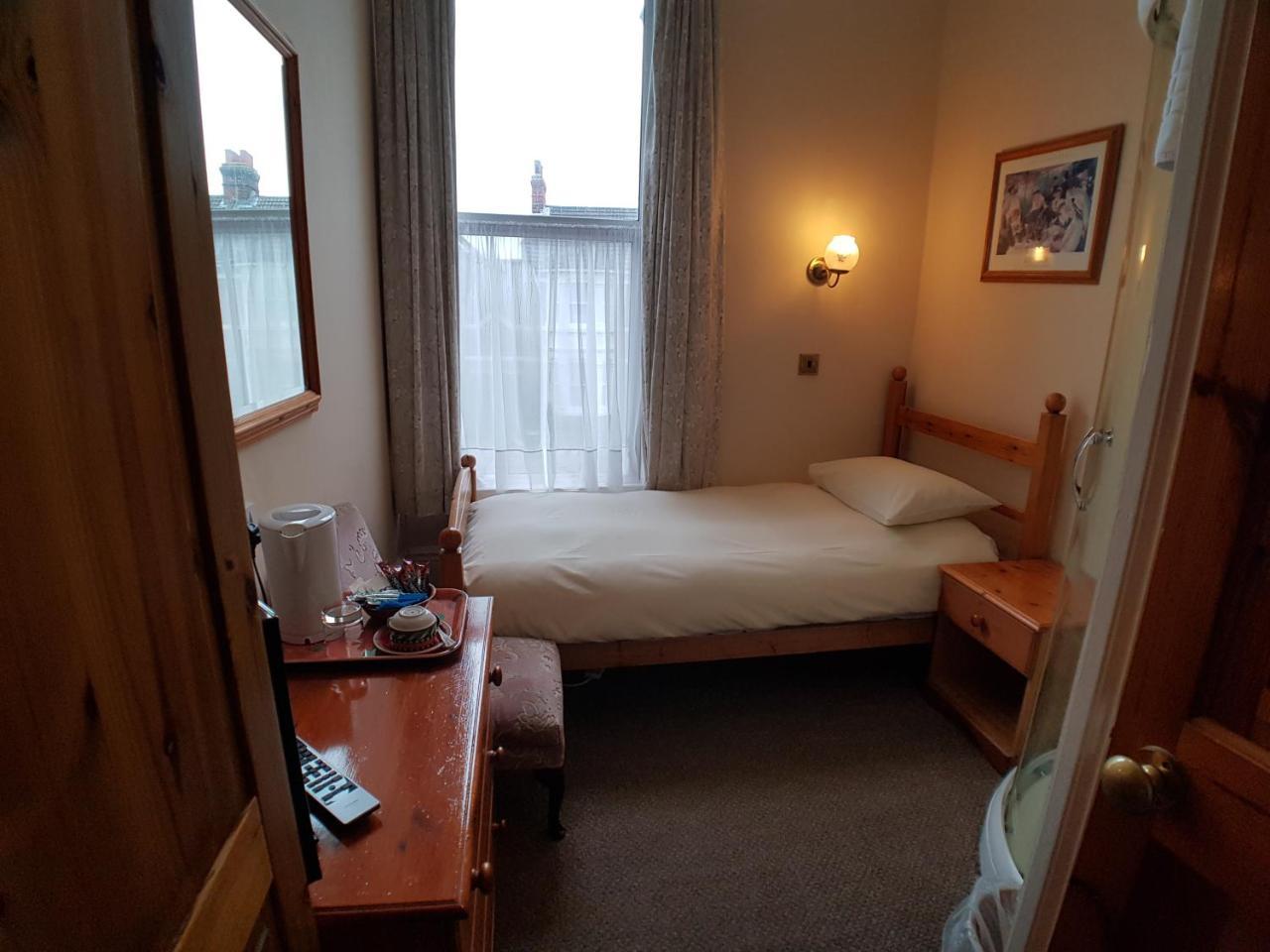 Guest house Everley 2*