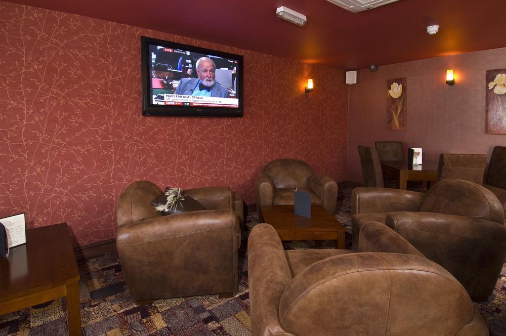 Ashby's Gastropub & Boutique Apartment *