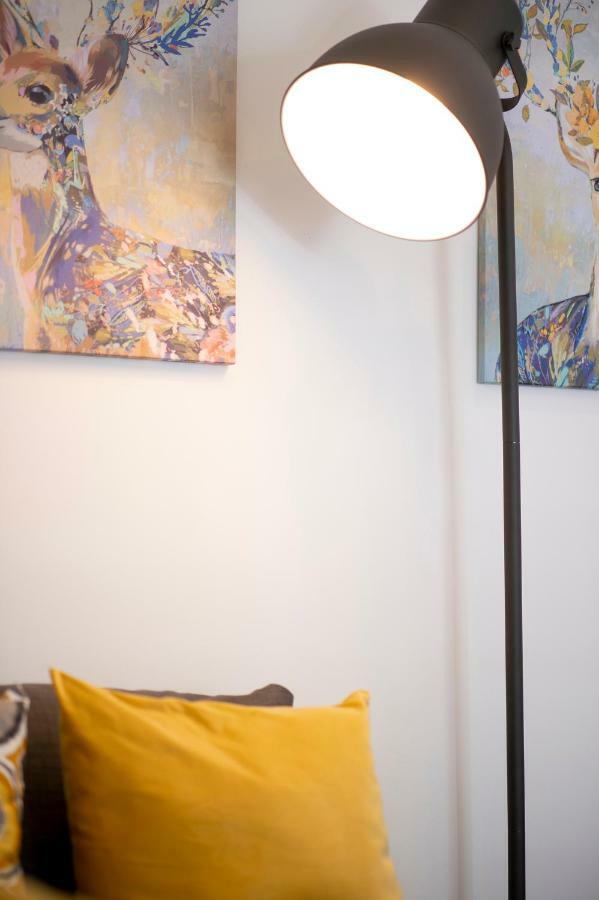 Flat B - Ground Floor, 2 Bedroom, 2 Bathroom With Garden In Southsea, Apartment *
