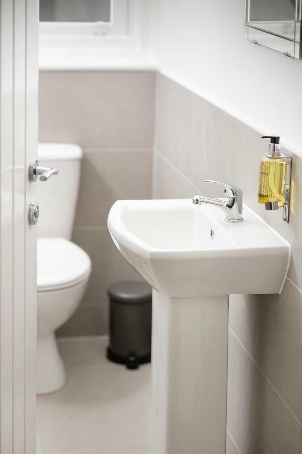 Flat B - Ground Floor, 2 Bedroom, 2 Bathroom With Garden In Southsea, Apartment Portsmouth
