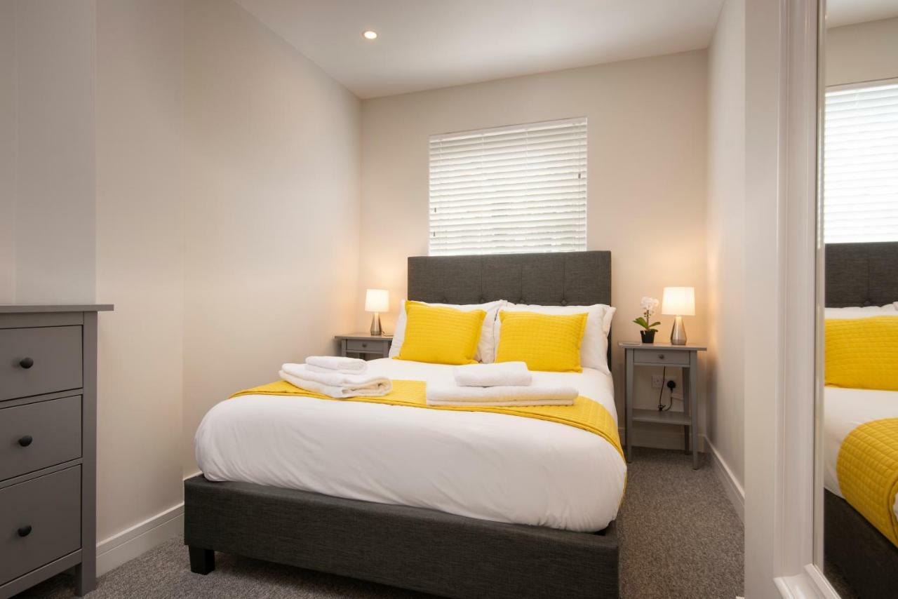 Apartment Flat B - Ground Floor, 2 Bedroom, 2 Bathroom With Garden In Southsea, *