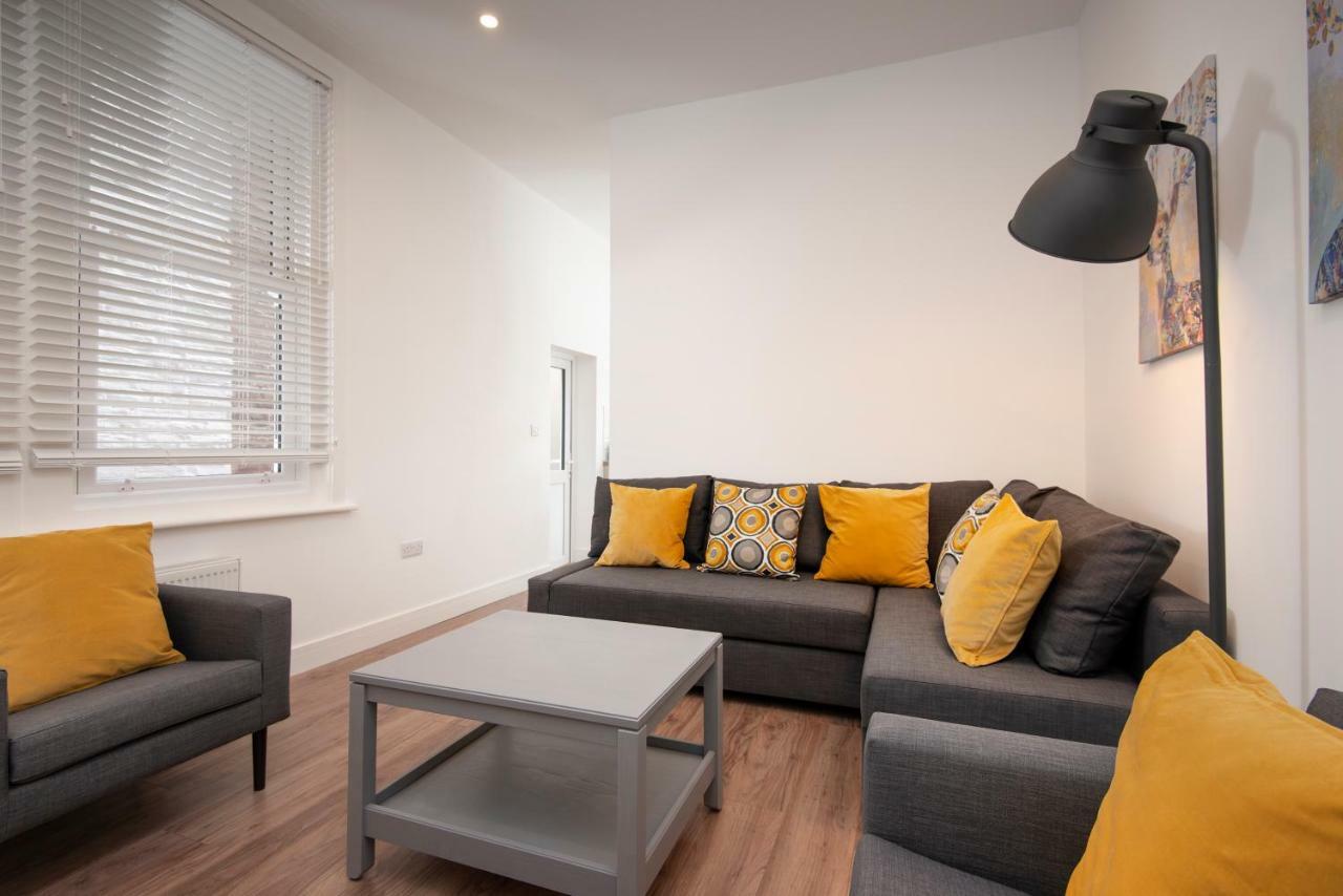 Apartment Flat B - Ground Floor, 2 Bedroom, 2 Bathroom With Garden In Southsea, Portsmouth
