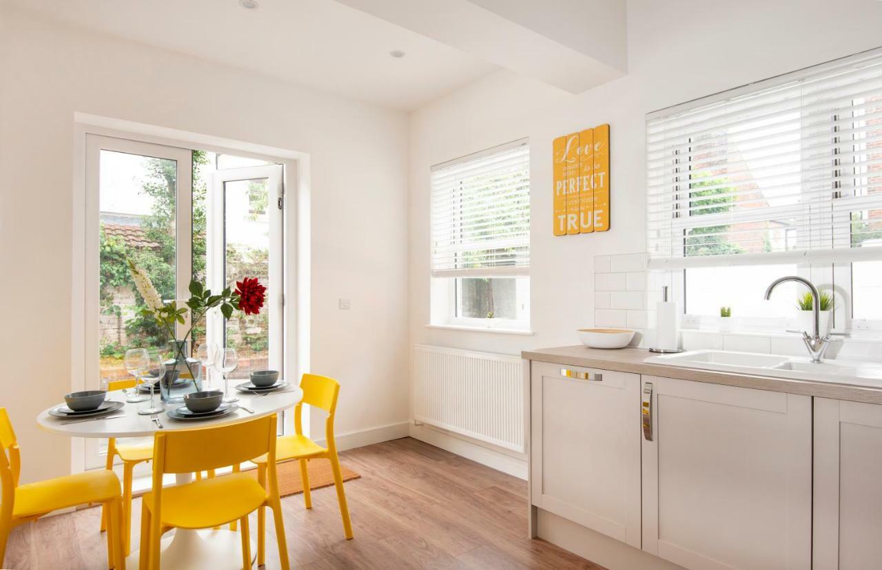 Apartment Flat B - Ground Floor, 2 Bedroom, 2 Bathroom With Garden In Southsea, Portsmouth