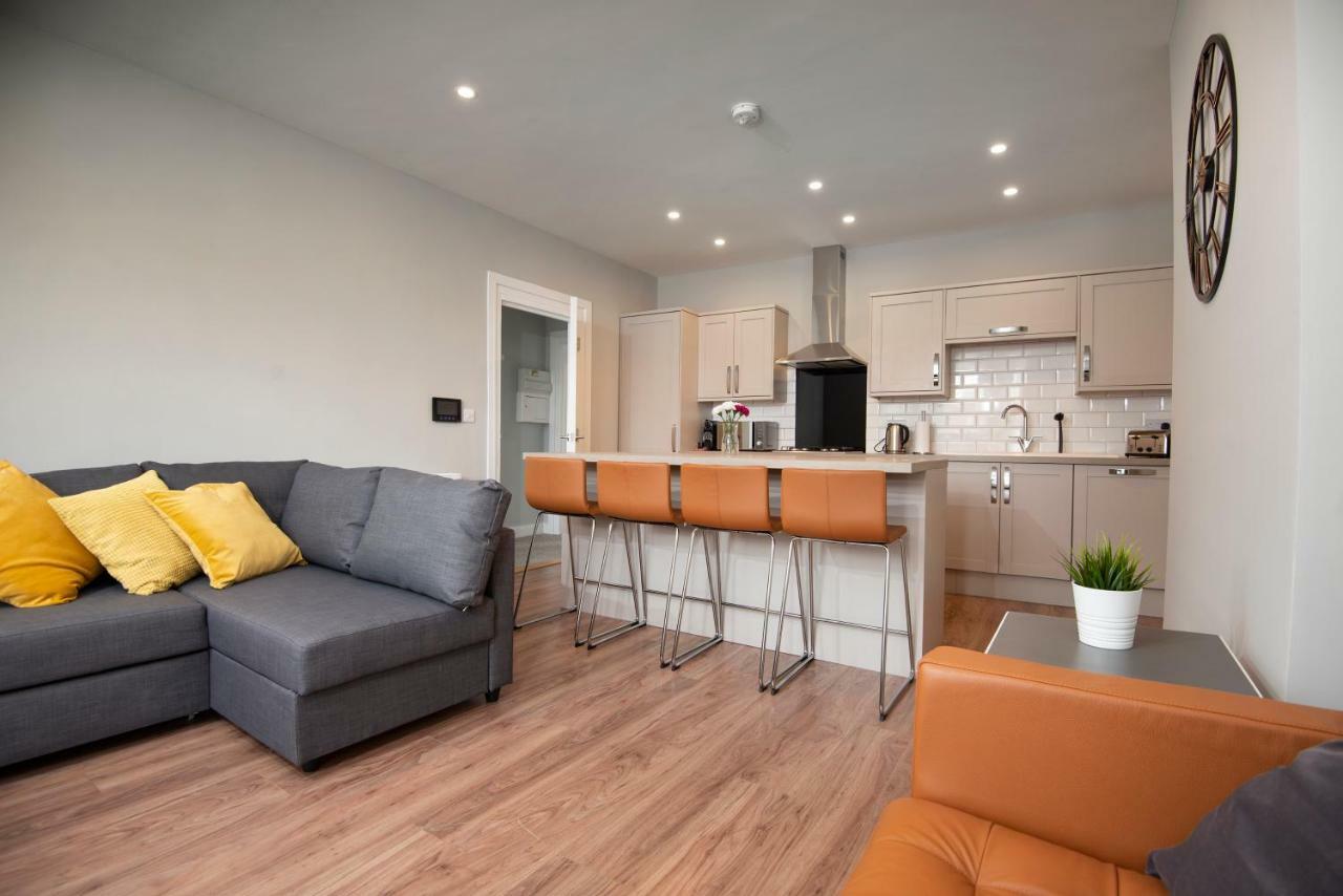 Flat C - Spacious First Floor, 3 Bedroom, 2 Bathroom In Central Southsea,