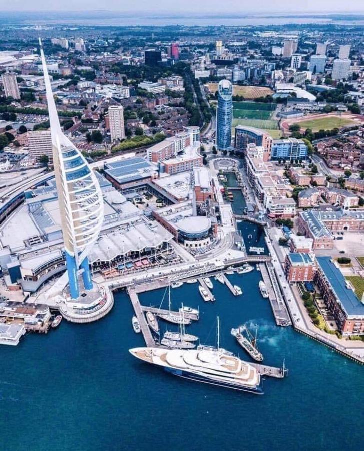 Utopia 007 * Portsmouth