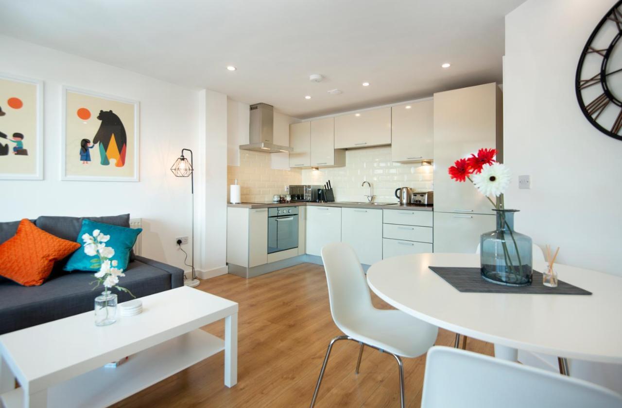 Apartment Elm View - 2 Bedroom 2 Bathroom With Parking In Southsea,