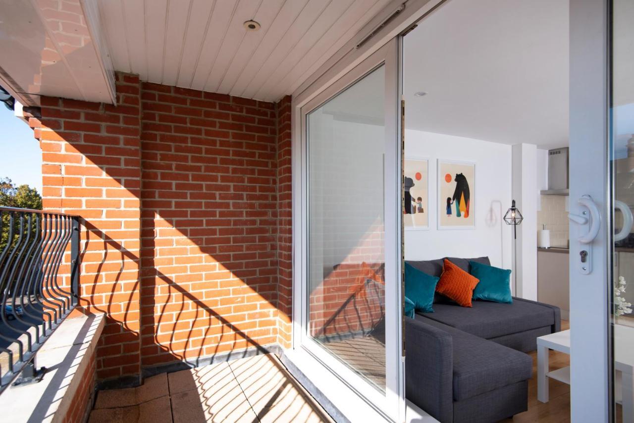 Elm View - 2 Bedroom 2 Bathroom With Parking In Southsea, Apartment