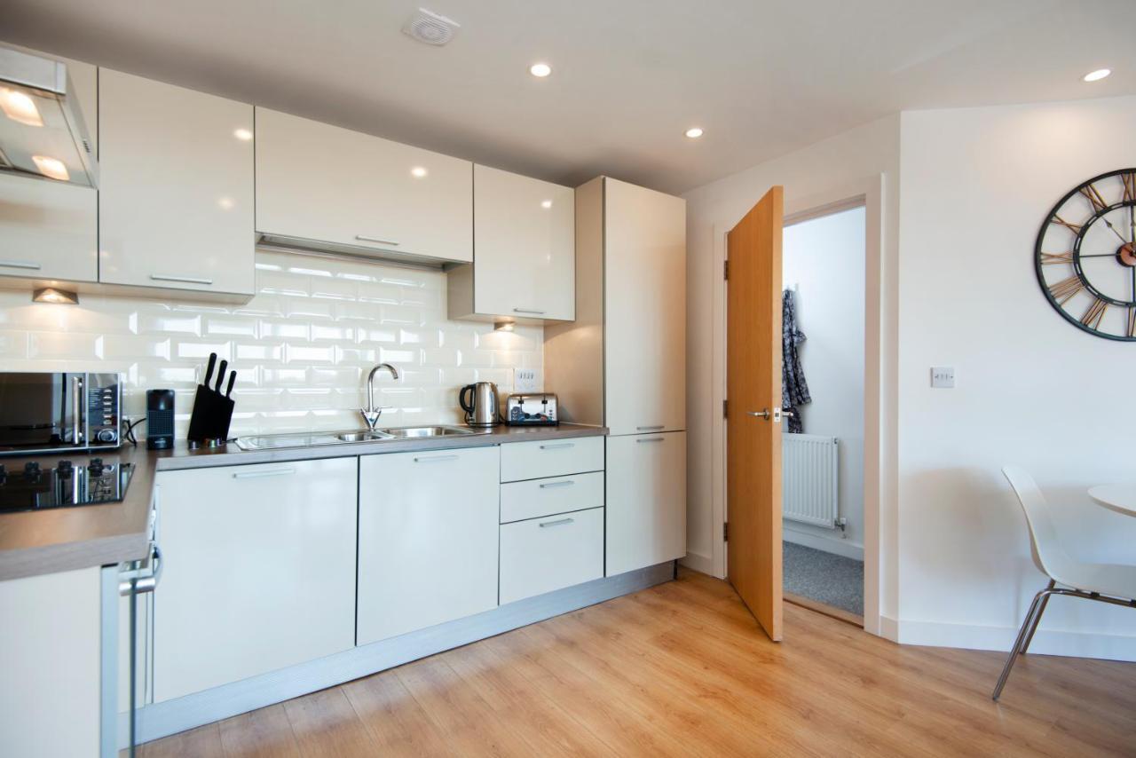 Apartment Elm View - 2 Bedroom 2 Bathroom With Parking In Southsea, *
