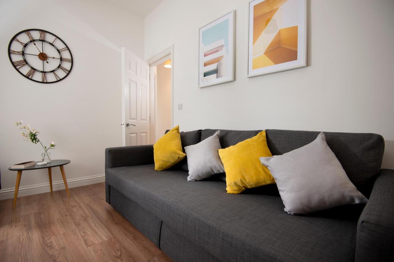 Francis Hollow - Modern 2 Double Bedroom Garden In Southsea, Apartment Portsmouth